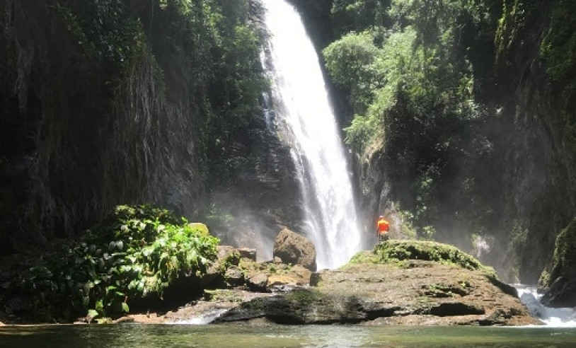 Cachoeira Queda do Meu Deus - Junior Petar