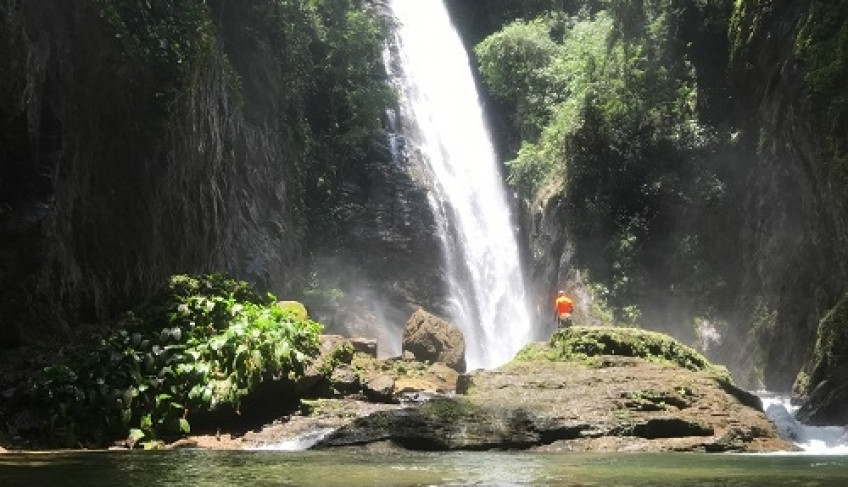 Cachoeira Queda do Meu Deus - Junior Petar