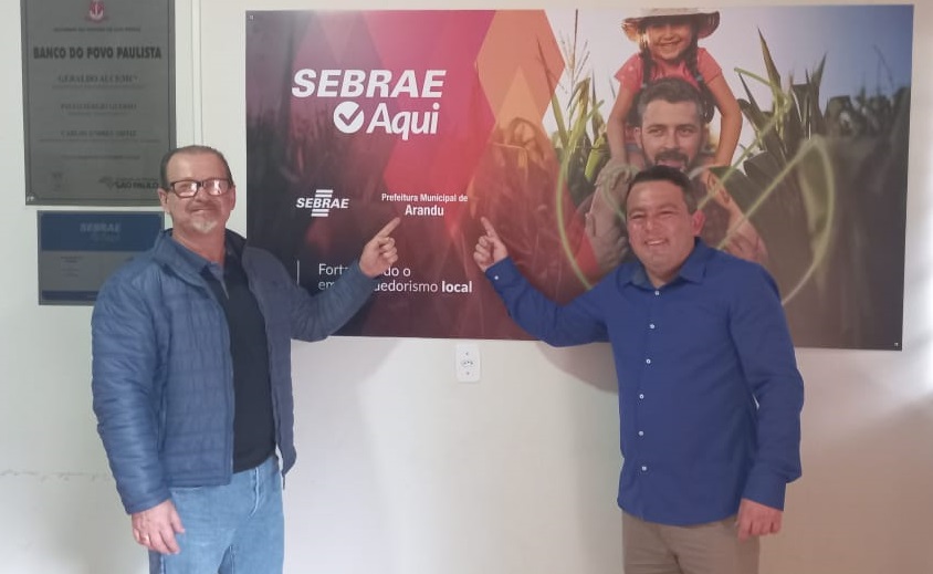 Prefeito Flávio Galhego e o gerente regional do Sebrae-SP Eduardo Nascimento