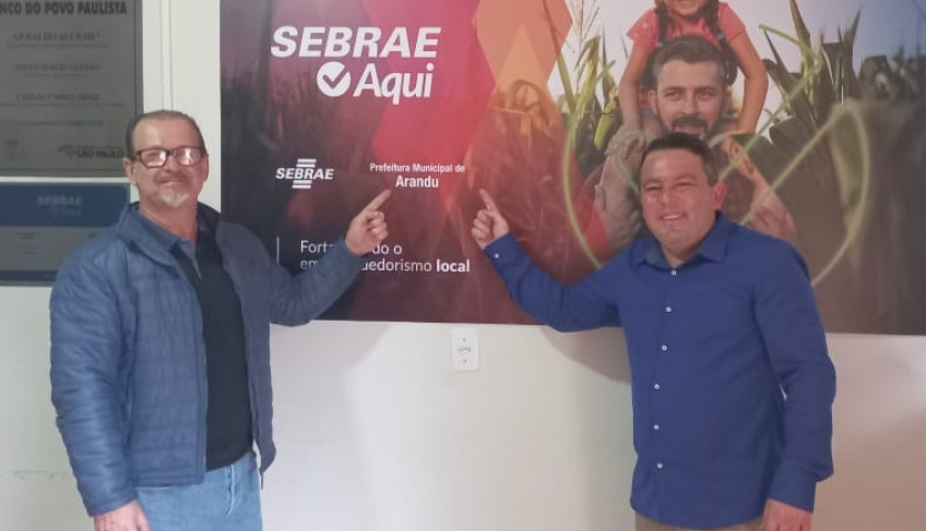 Prefeito Flávio Galhego e o gerente regional do Sebrae-SP Eduardo Nascimento